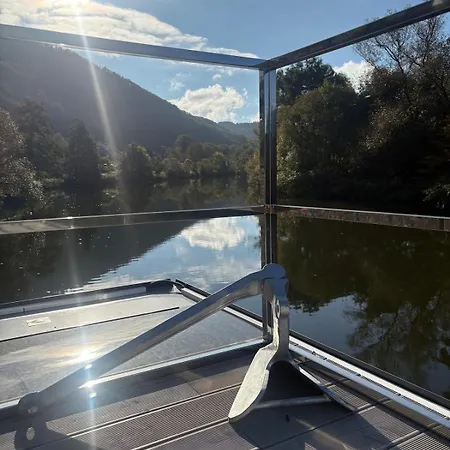 Schickes Hausboot Fuer Bis Zu 4 Personen * Dausenau