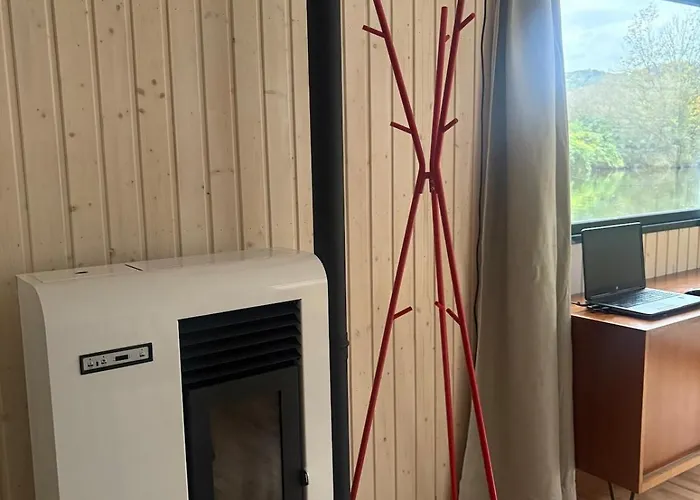 Botel Luxurious Houseboat For Up To 4 People