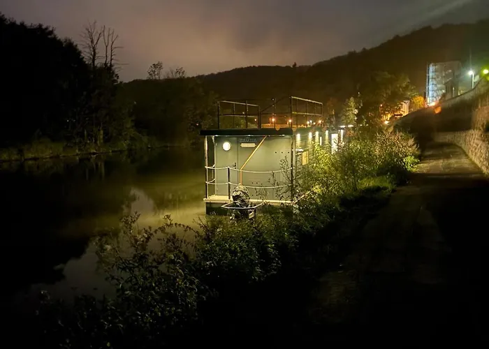 Luxurious Houseboat For Up To 4 People Dausenau