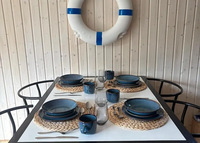 Botel Luxurious Houseboat For Up To 4 People