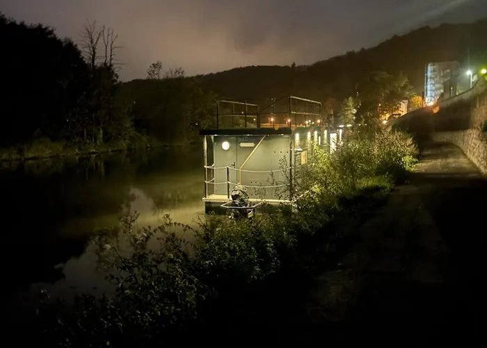 Luxurious Houseboat For Up To 4 People Botel